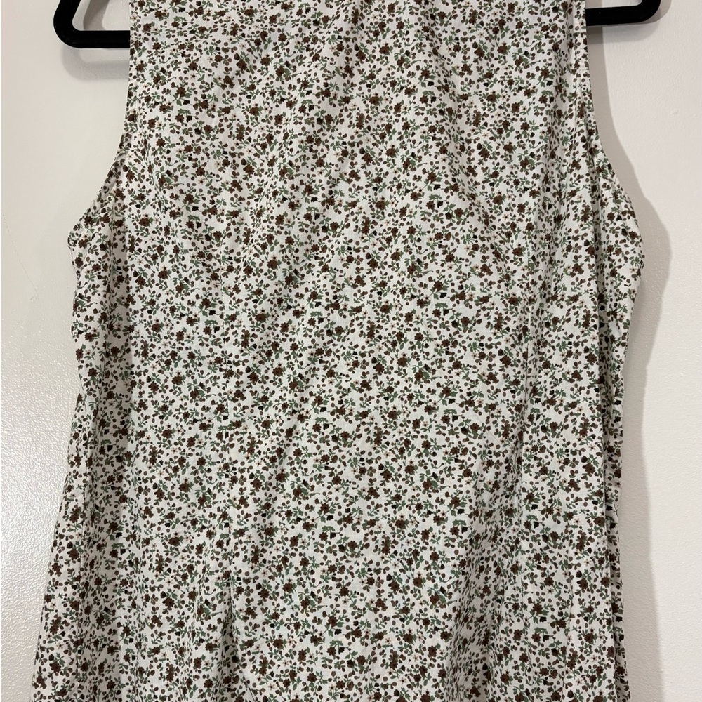 St. John's Bay Cream Sleeveless Button Down Shirt - Picture 3 of 5